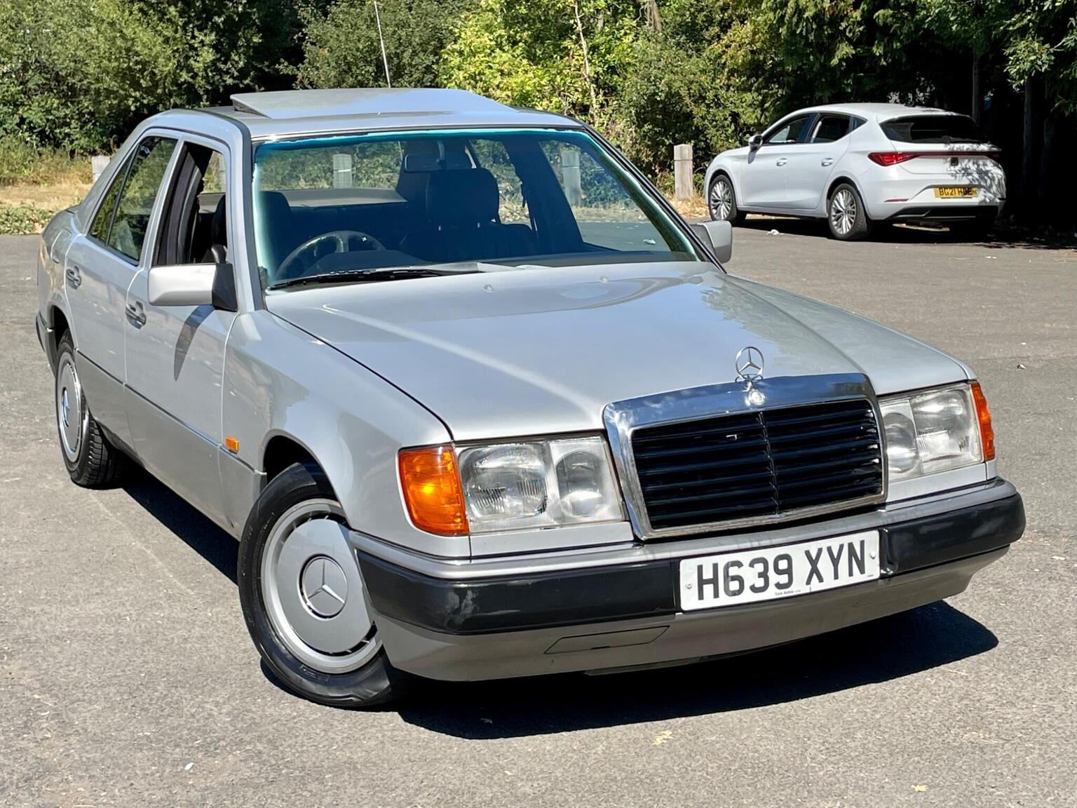 1990 MERCEDES-BENZ 200 2.0 E 4dr
