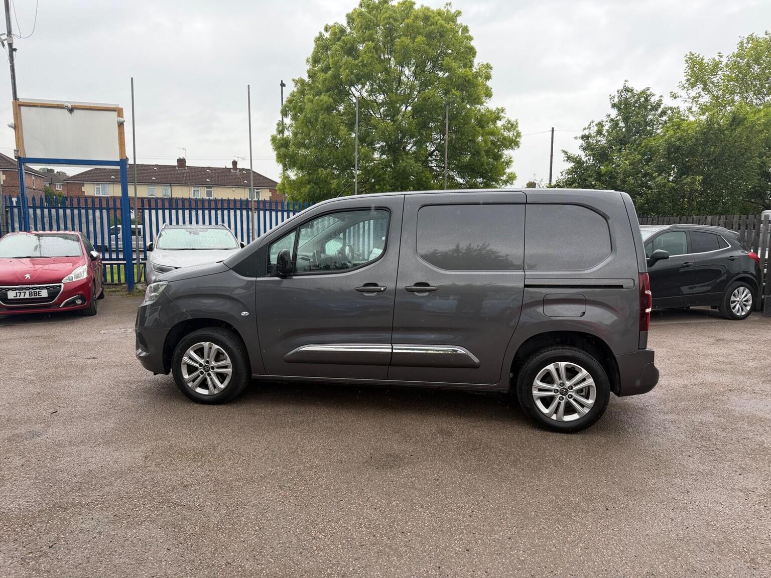 2022 Toyota PROACE CITY 1.5 BlueHDi Design Short Panel Van Auto SWB Euro 6 (s/s) 5dr, exterior view 4