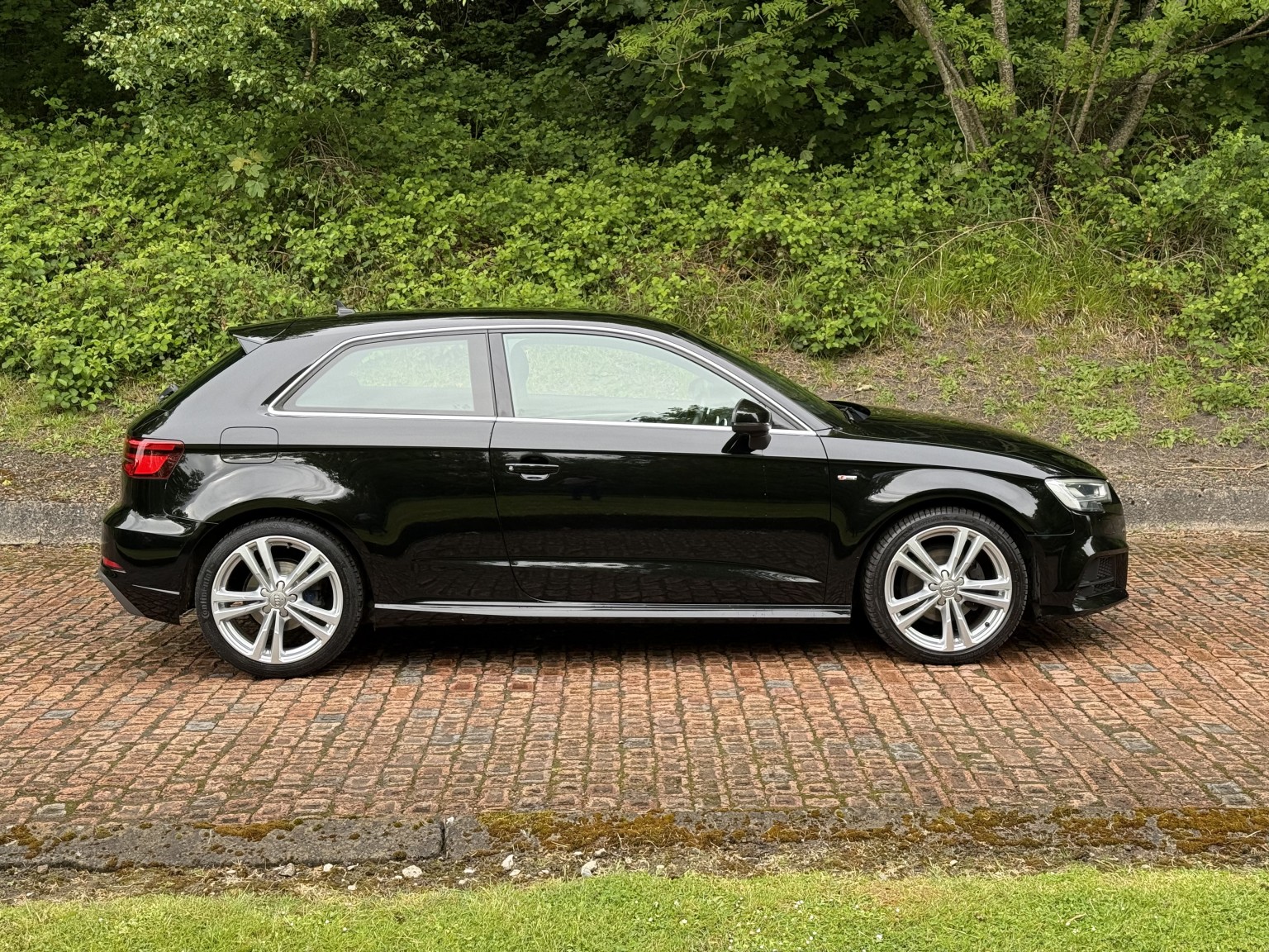 2016 Audi A3 2.0 TDI S line, exterior view 2