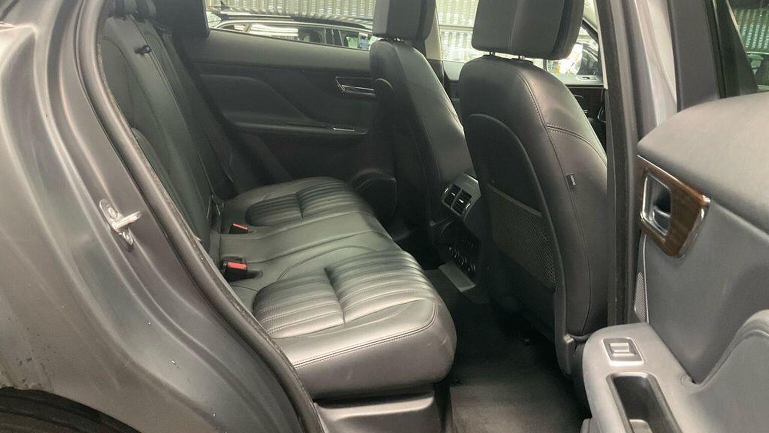 2018 Jaguar F-PACE 2.0 D240 Portfolio Auto AWD Euro 6 (s/s) 5dr, exterior view 4