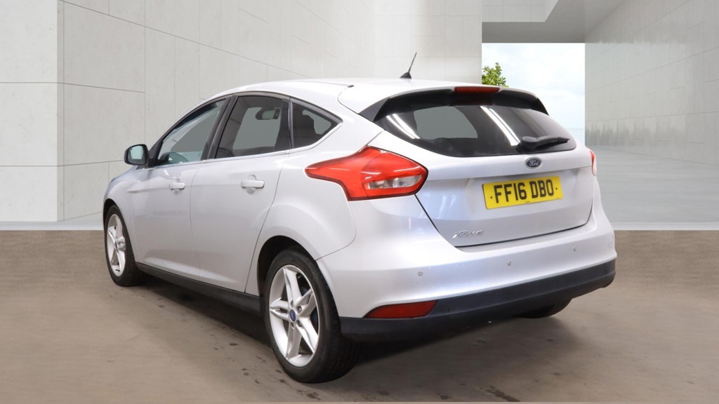2016 Ford FOCUS 1.5 TDCi Zetec Diesel Silver 5dr LOW TAX+SATNAV+9 STAMPS, exterior view 2