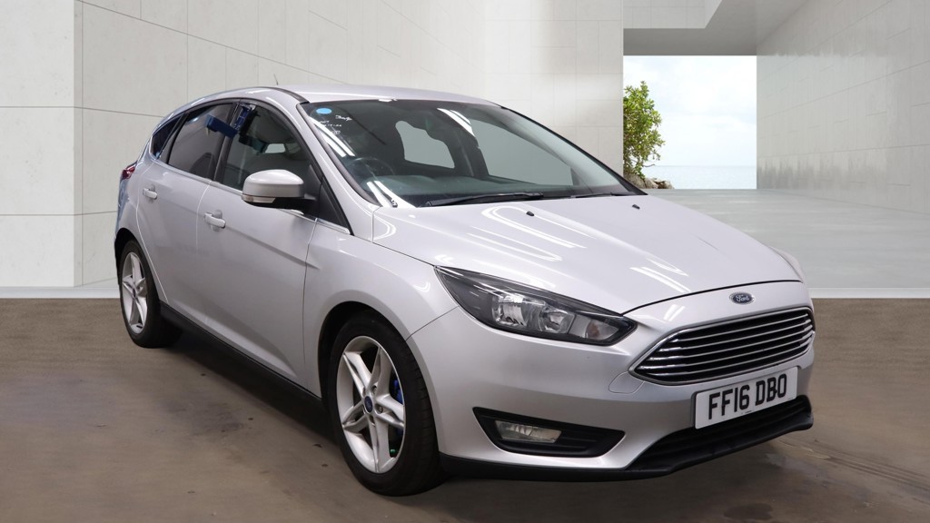 2016 Ford FOCUS 1.5 TDCi Zetec Diesel Silver 5dr LOW TAX+SATNAV+9 STAMPS, exterior view 3