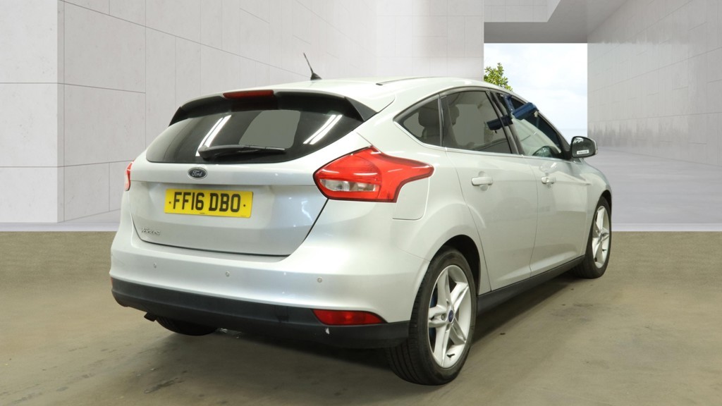 2016 Ford FOCUS 1.5 TDCi Zetec Diesel Silver 5dr LOW TAX+SATNAV+9 STAMPS, exterior view 4