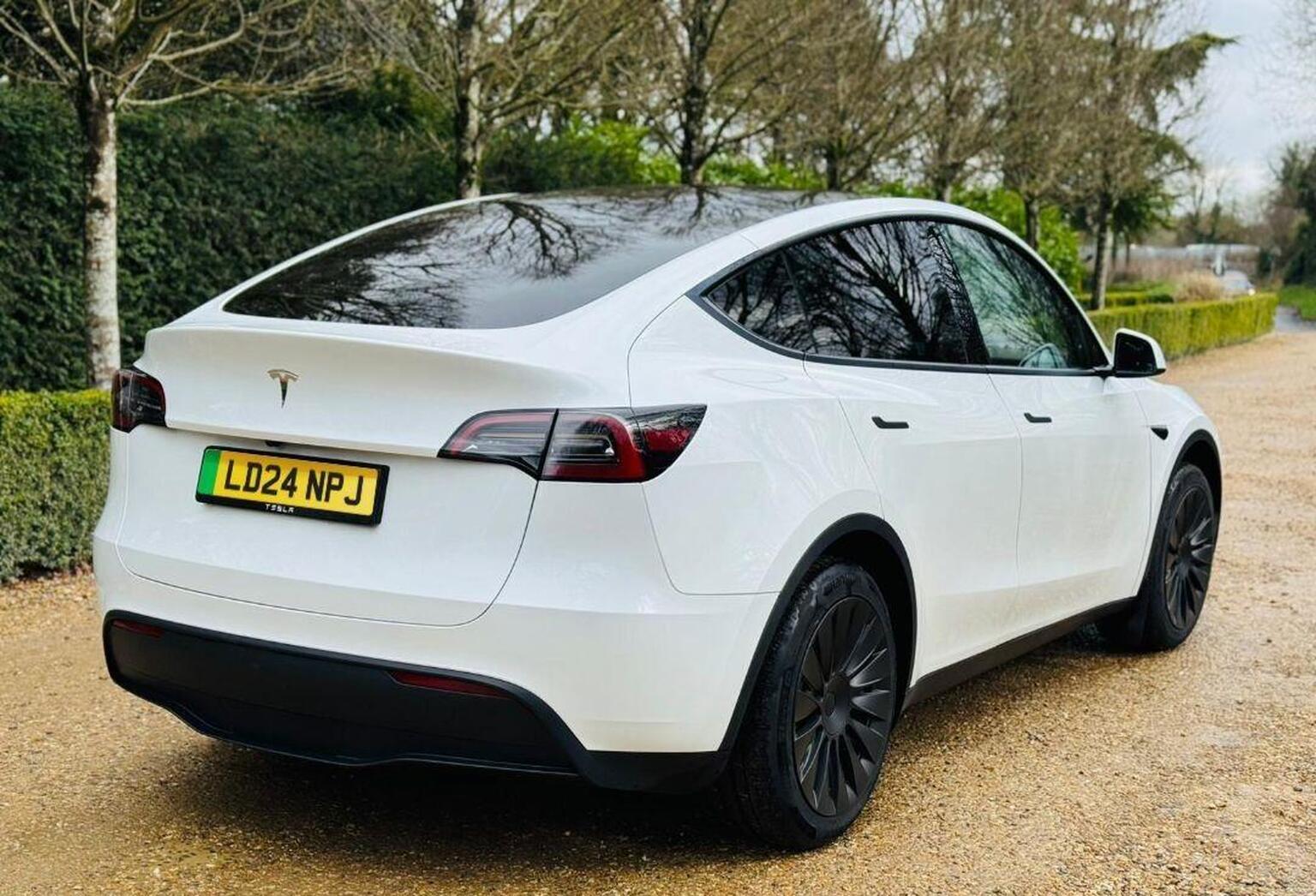 2024 Tesla MODEL Y Auto RWD 5dr, exterior view 3