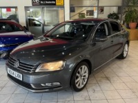 2014 Volkswagen PASSAT 2.0 TDI BlueMotion Tech Executive, exterior view 4