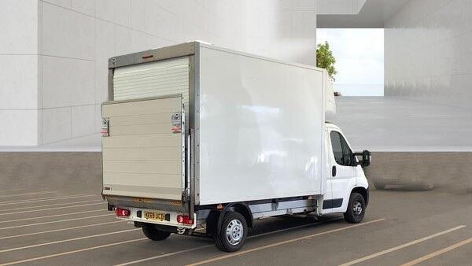 2020 Peugeot BOXER 2.2 BlueHDi 335 Built for Business L3 Euro 6 (s/s) 3dr, exterior view 3