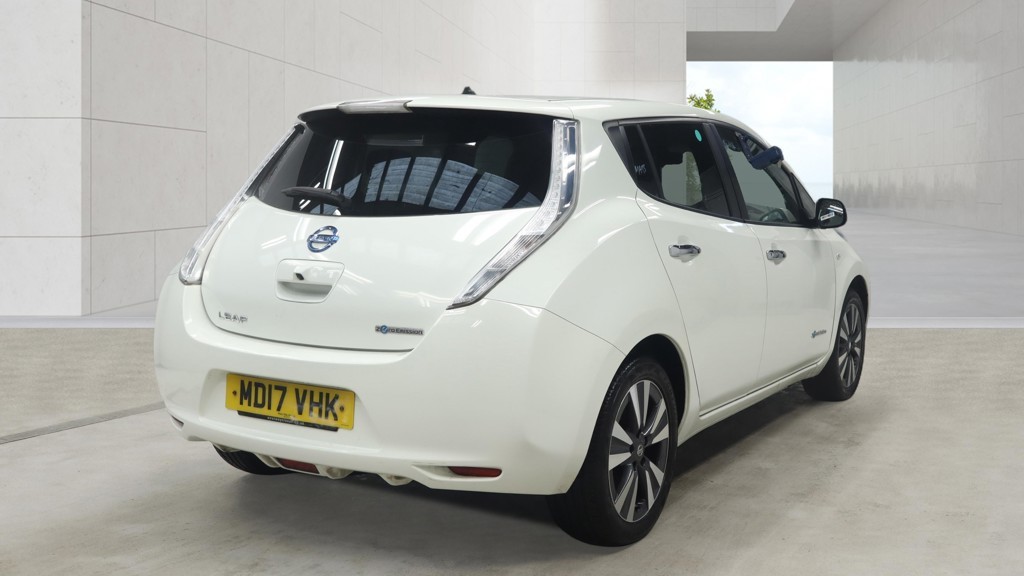 2017 Nissan LEAF 30kWh Tekna White Electric Automatic 5dr LEATHER+SATNAV+2 CABLES, exterior view 4