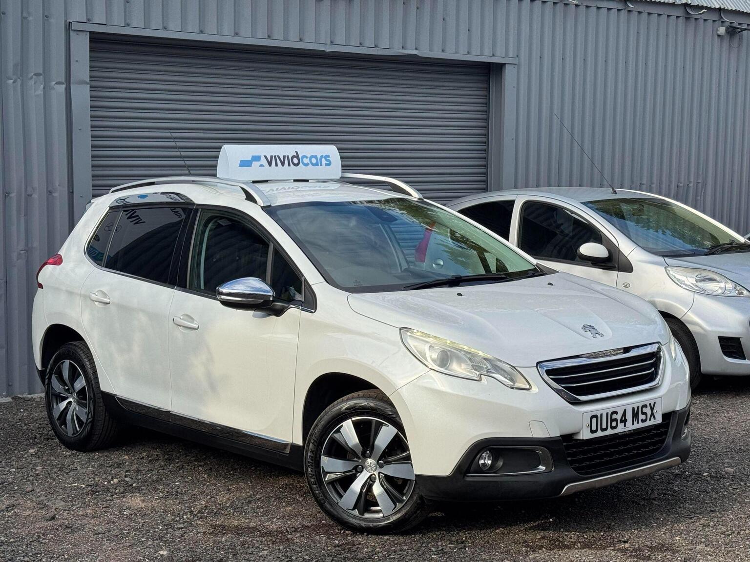 2014 Peugeot 2008 1.6 e-HDi Allure Euro 5 (s/s) 5dr, exterior view 2