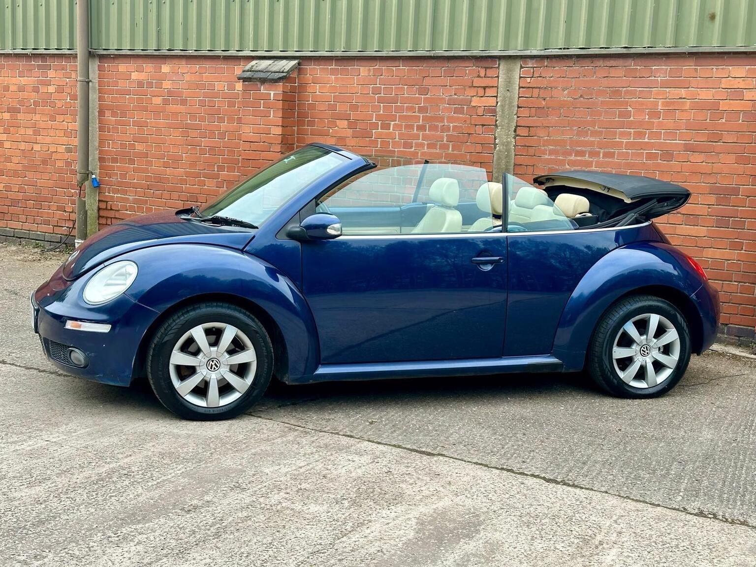 2006 Volkswagen BEETLE 1.6 Luna Cabriolet Euro 4 2dr for sale, exterior front view