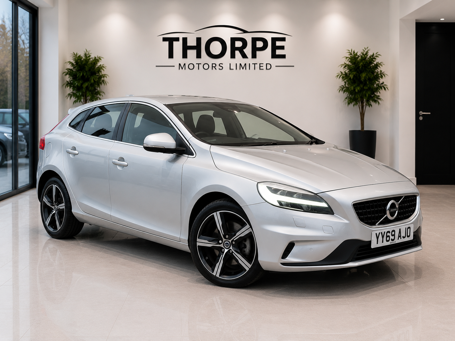2019 VOLVO V40 2.0 R-Design Pro T3