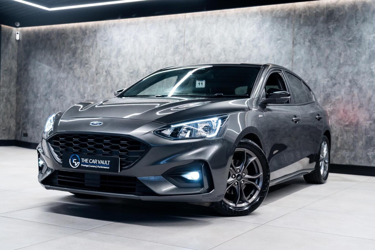 2018 Ford FOCUS 1.5T EcoBoost ST-Line Euro 6 (s/s) 5dr, exterior view 4