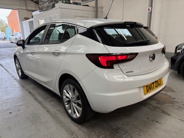 2017 Vauxhall ASTRA 1.4 i Design, exterior view 3