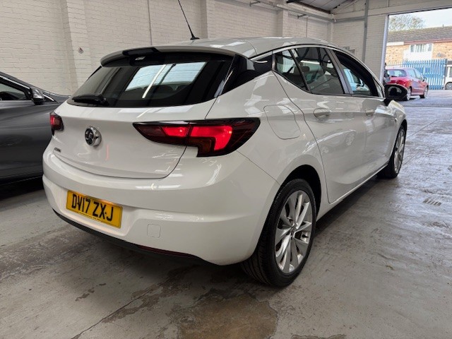 2017 Vauxhall ASTRA 1.4 i Design, exterior view 4