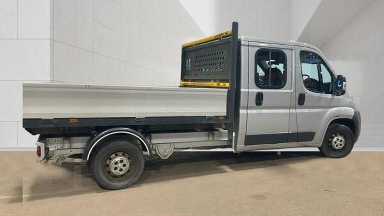 2014 Peugeot BOXER 2.2 HDi 335 FWD L3 2dr, exterior view 3