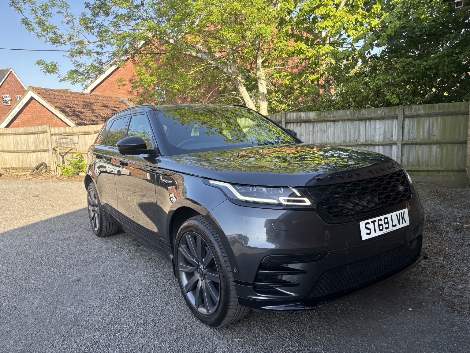 2019 Land Rover RANGE ROVER VELAR 2.0 D180 R-Dynamic HSE for sale, exterior front view