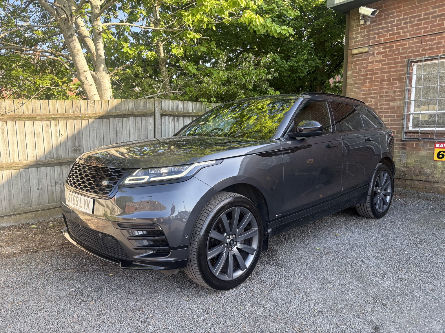 2019 Land Rover RANGE ROVER VELAR 2.0 D180 R-Dynamic HSE, exterior view 2
