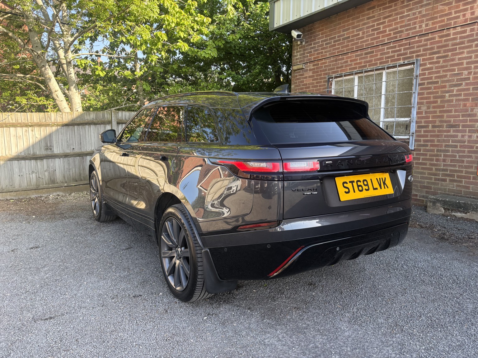 2019 Land Rover RANGE ROVER VELAR 2.0 D180 R-Dynamic HSE, exterior view 4