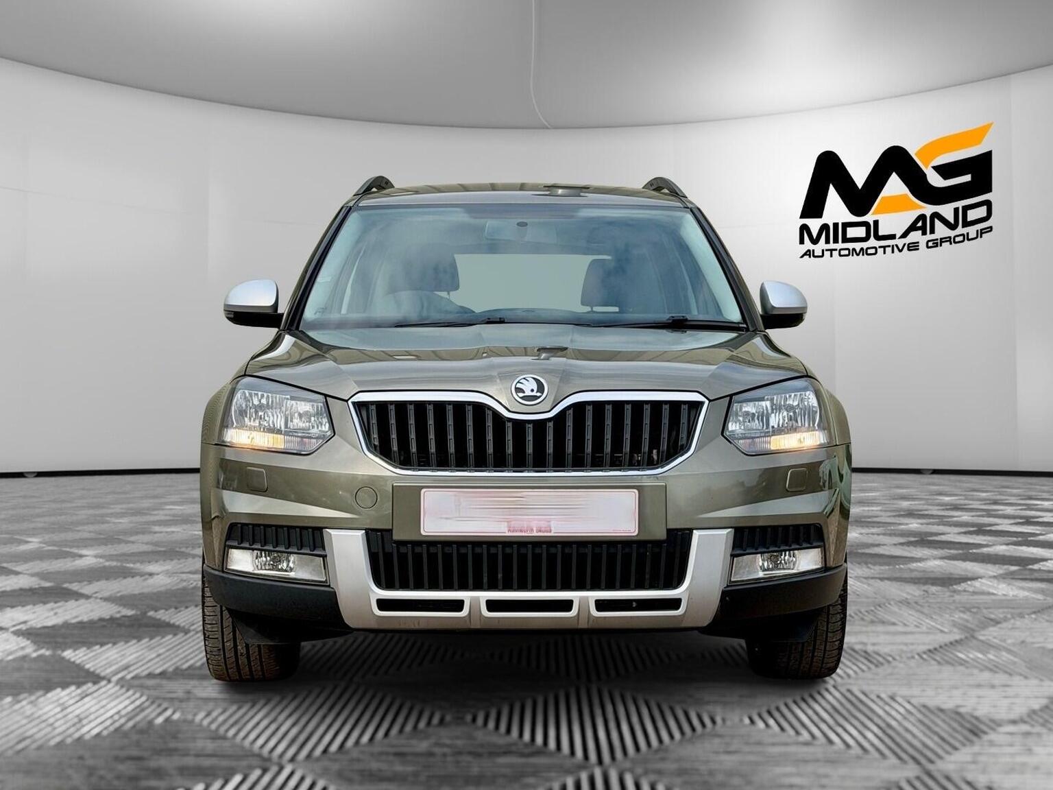 2014 Skoda YETI 2.0 TDI SE Outdoor Euro 5 5dr, exterior view 2