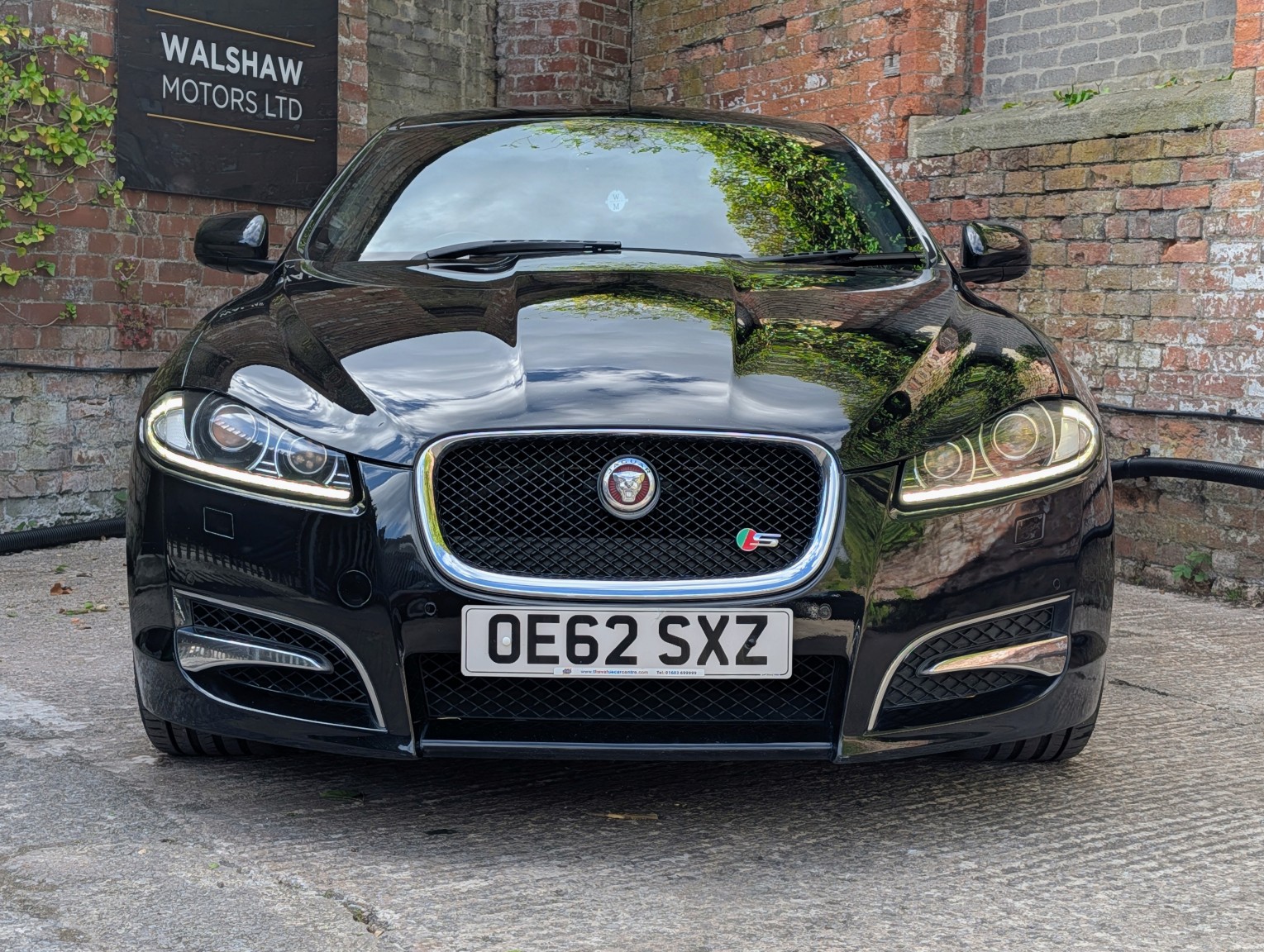 2013 Jaguar XF 3.0 d S V6 Portfolio, exterior view 2