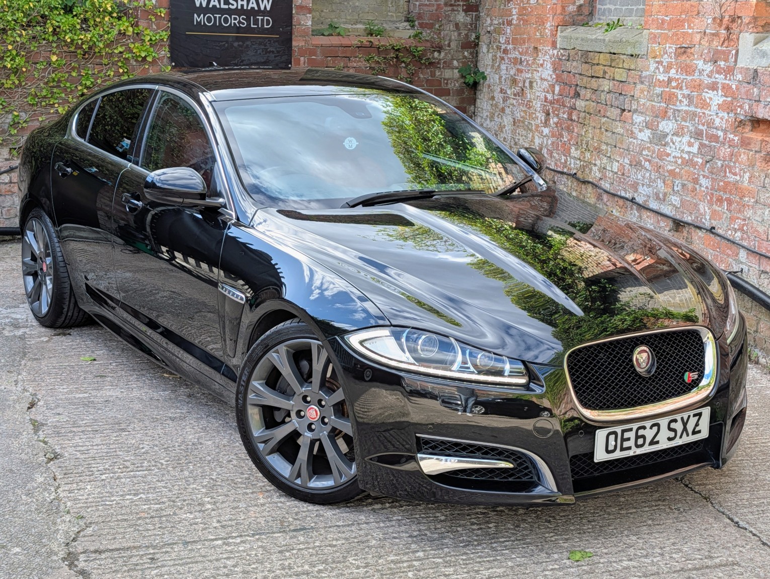 2013 Jaguar XF 3.0 d S V6 Portfolio, exterior view 3