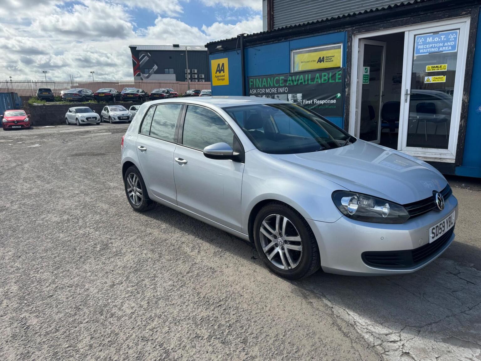 2009 Volkswagen GOLF PLUS 1.6 TDI SE Euro 5 5dr, exterior view 2