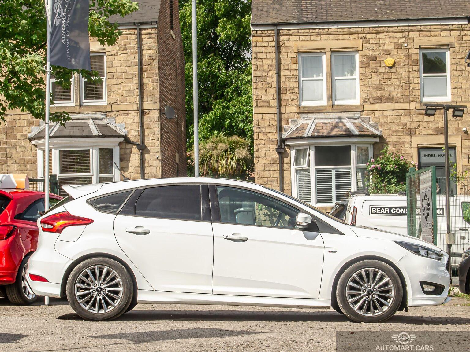 2018 Ford FOCUS 1.5 TDCi ST-Line Euro 6 (s/s) 5dr, exterior view 4
