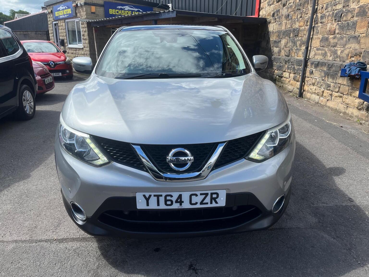 2014 Nissan QASHQAI 1.6 dCi Acenta Premium 4WD Euro 5 (s/s) 5dr, exterior view 2