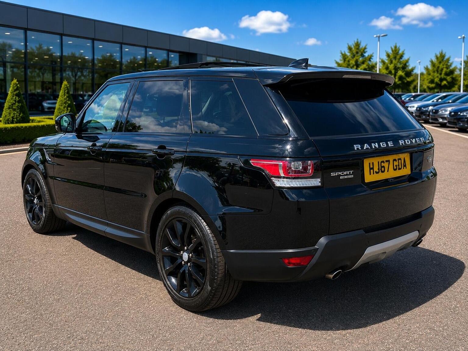 2017 Land Rover RANGE ROVER SPORT 3.0 SD V6 HSE Auto 4WD Euro 6 (s/s) 5dr, exterior view 4