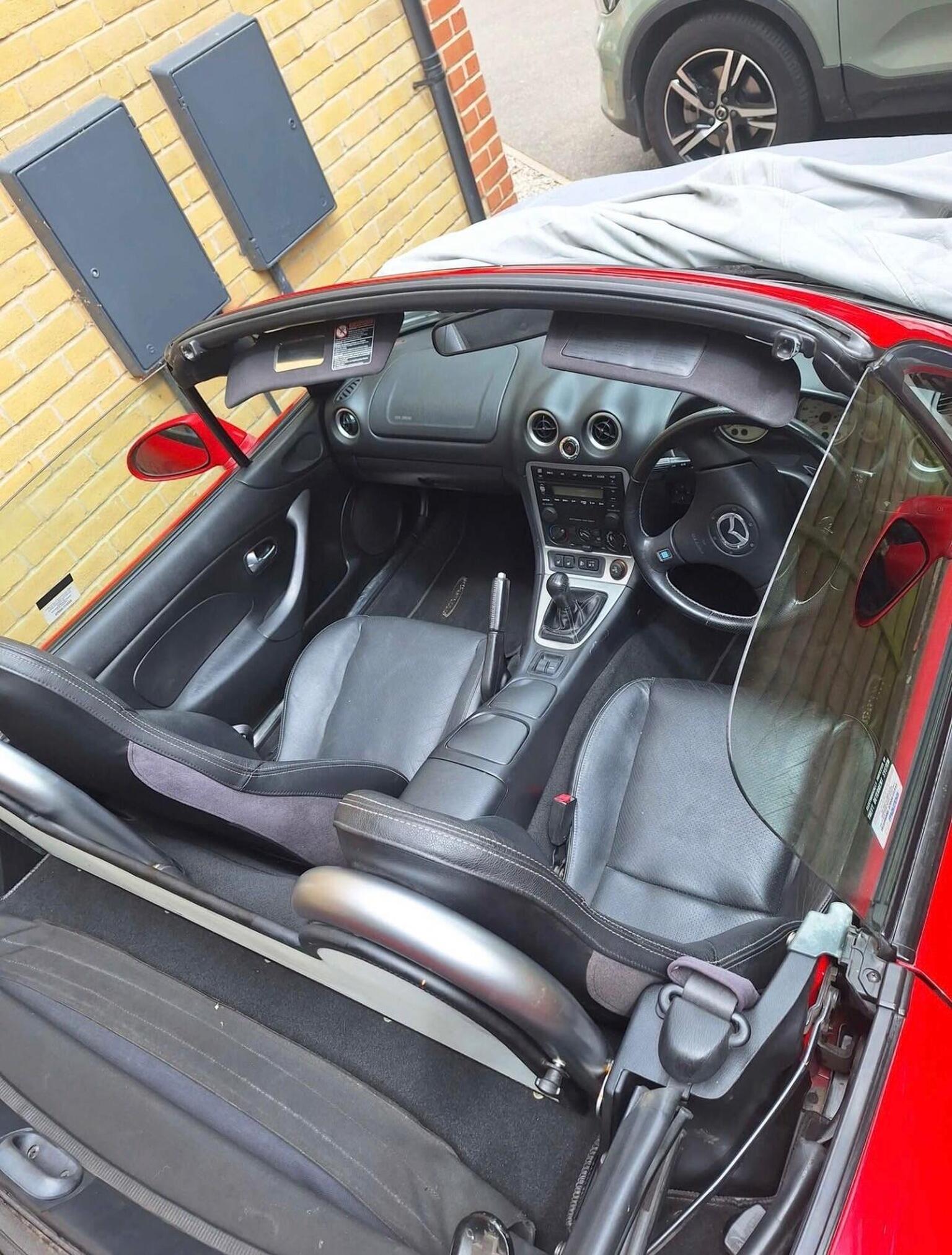 2002 Mazda MX-5 1.6 Arizona 2dr, exterior view 3
