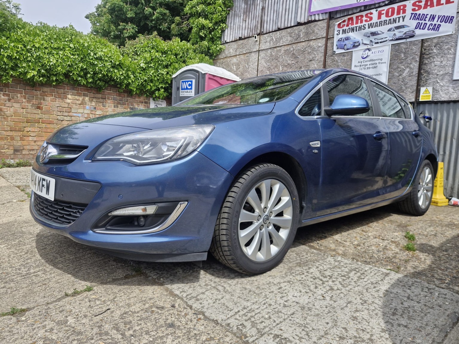 2014 Vauxhall ASTRA 1.6 16v Elite, exterior view 4