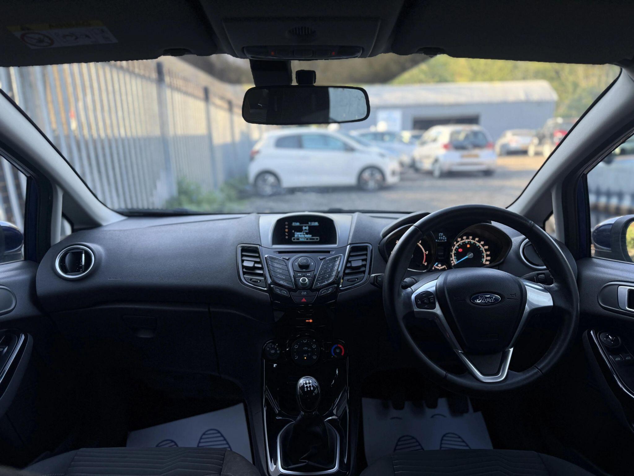 2014 Ford FIESTA 1.5 TDCi Zetec Euro 5 5dr, exterior view 4