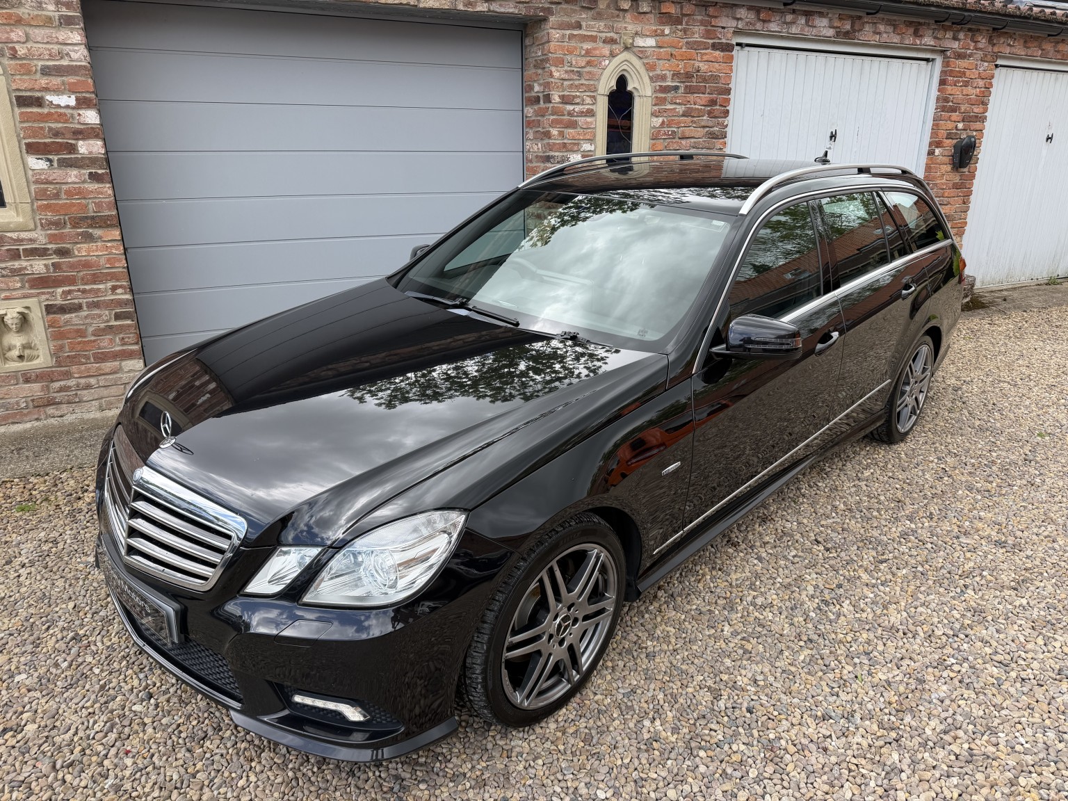 2011 Mercedes-Benz E CLASS 3.0 E350 CDI V6 BlueEfficiency Sport, exterior view 2