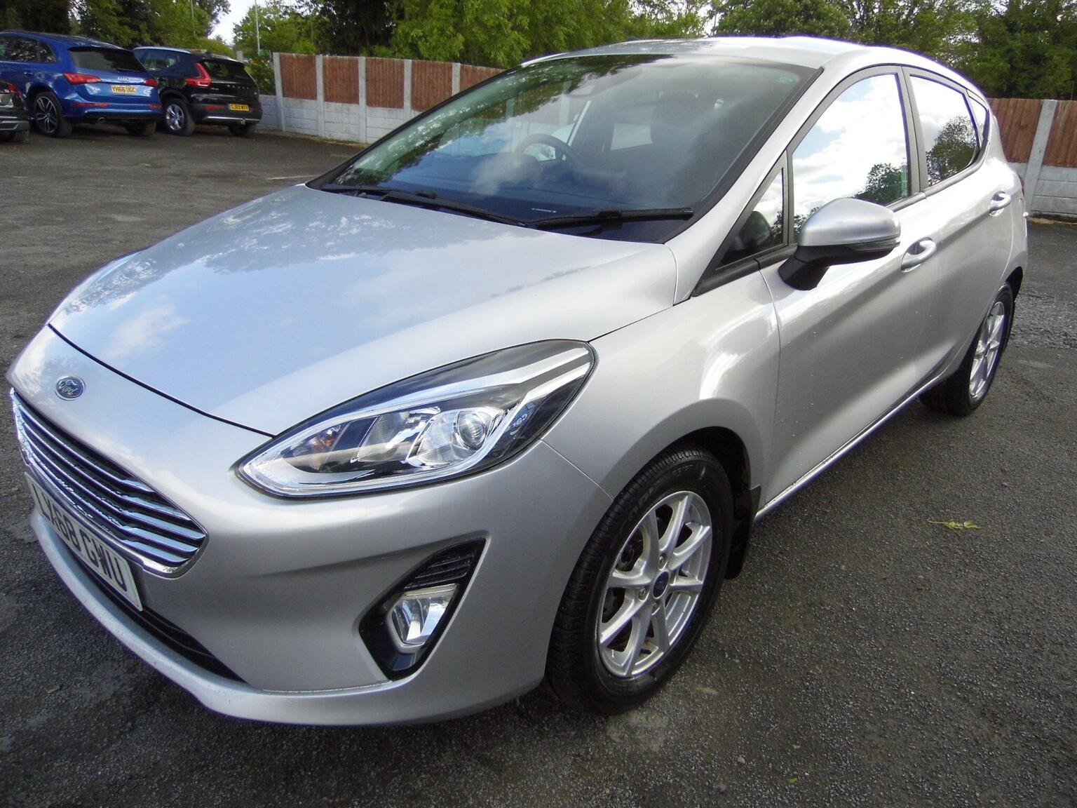 2018 Ford FIESTA 1.0T EcoBoost Zetec Euro 6 (s/s) 5dr, exterior view 3