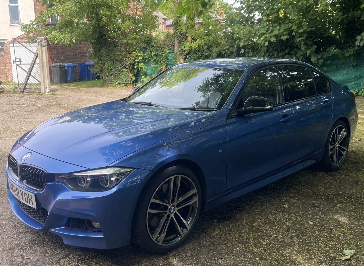 2018 BMW 3 SERIES 2.0 320d M Sport Shadow Edition Saloon, exterior view 3