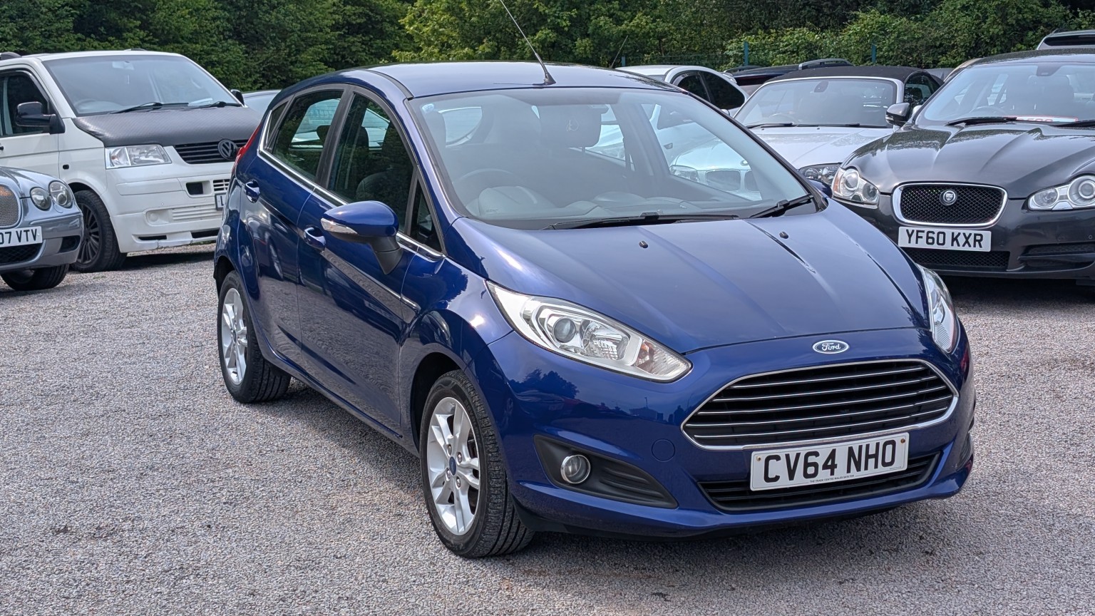 2014 Ford FIESTA 1.3 Zetec, exterior view 3