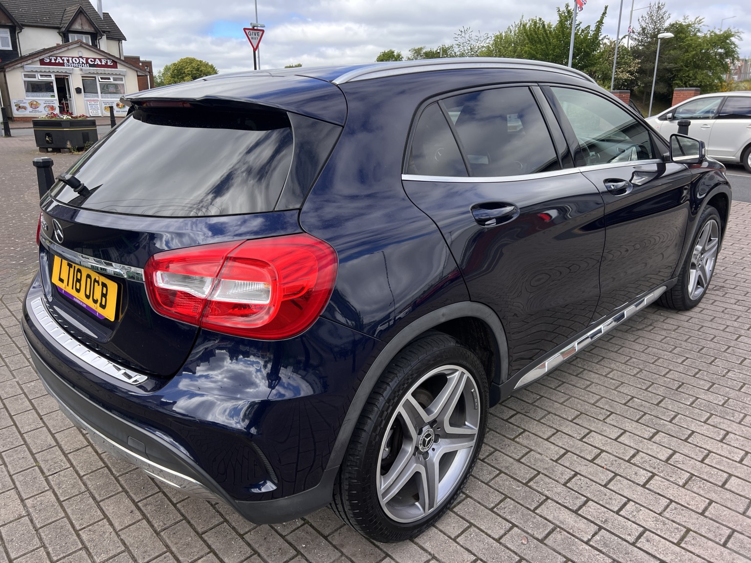2018 Mercedes-Benz GLA 2.1 GLA200d AMG Line, exterior view 3