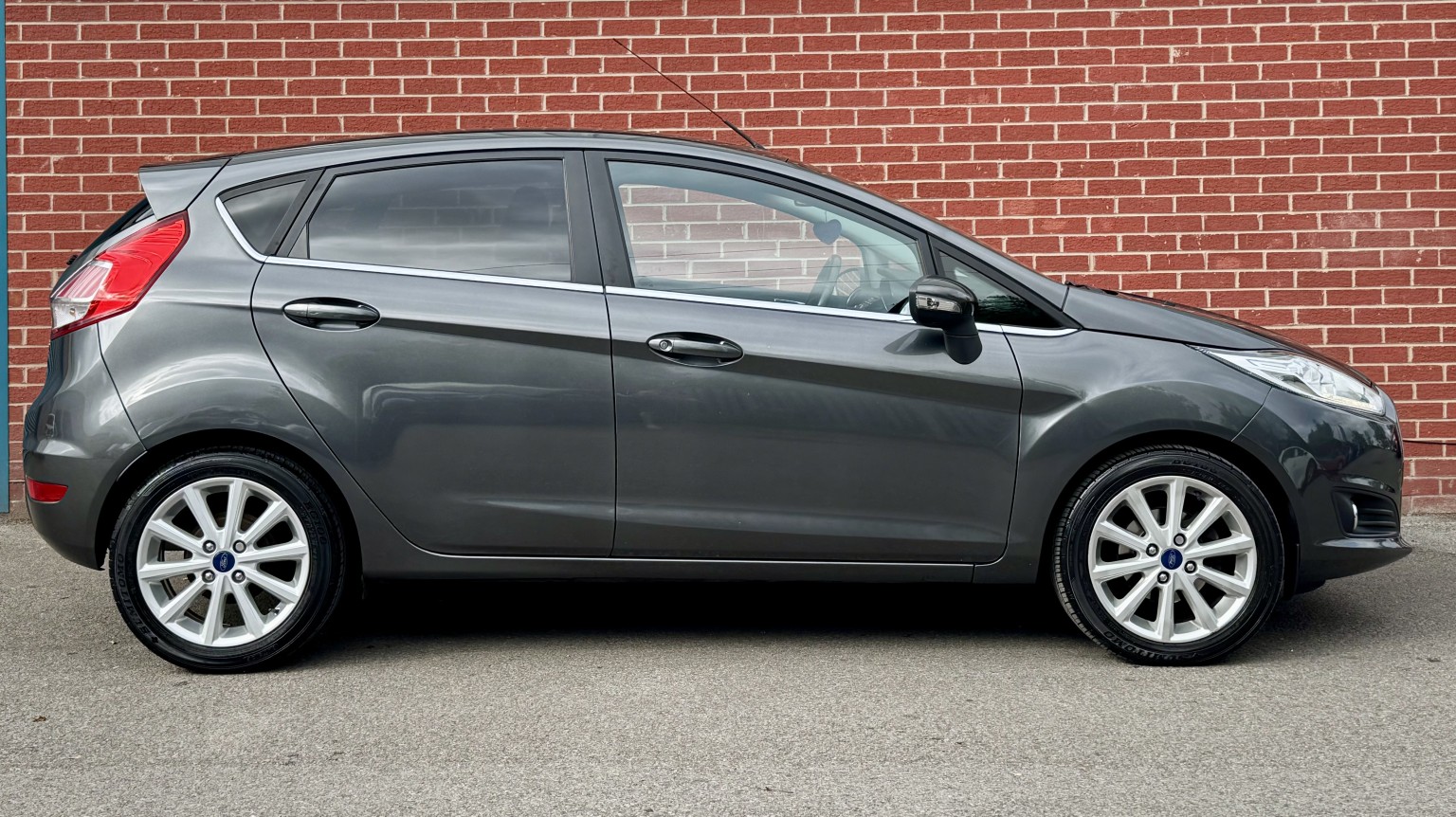 2017 Ford FIESTA 1.5 TDCi Titanium, exterior view 4