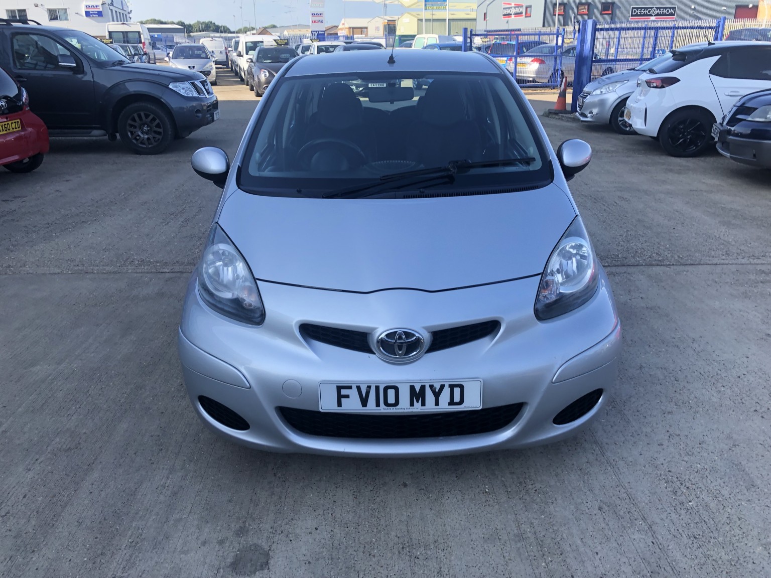 2010 Toyota AYGO 1.0 VVT-i Platinum, exterior view 3