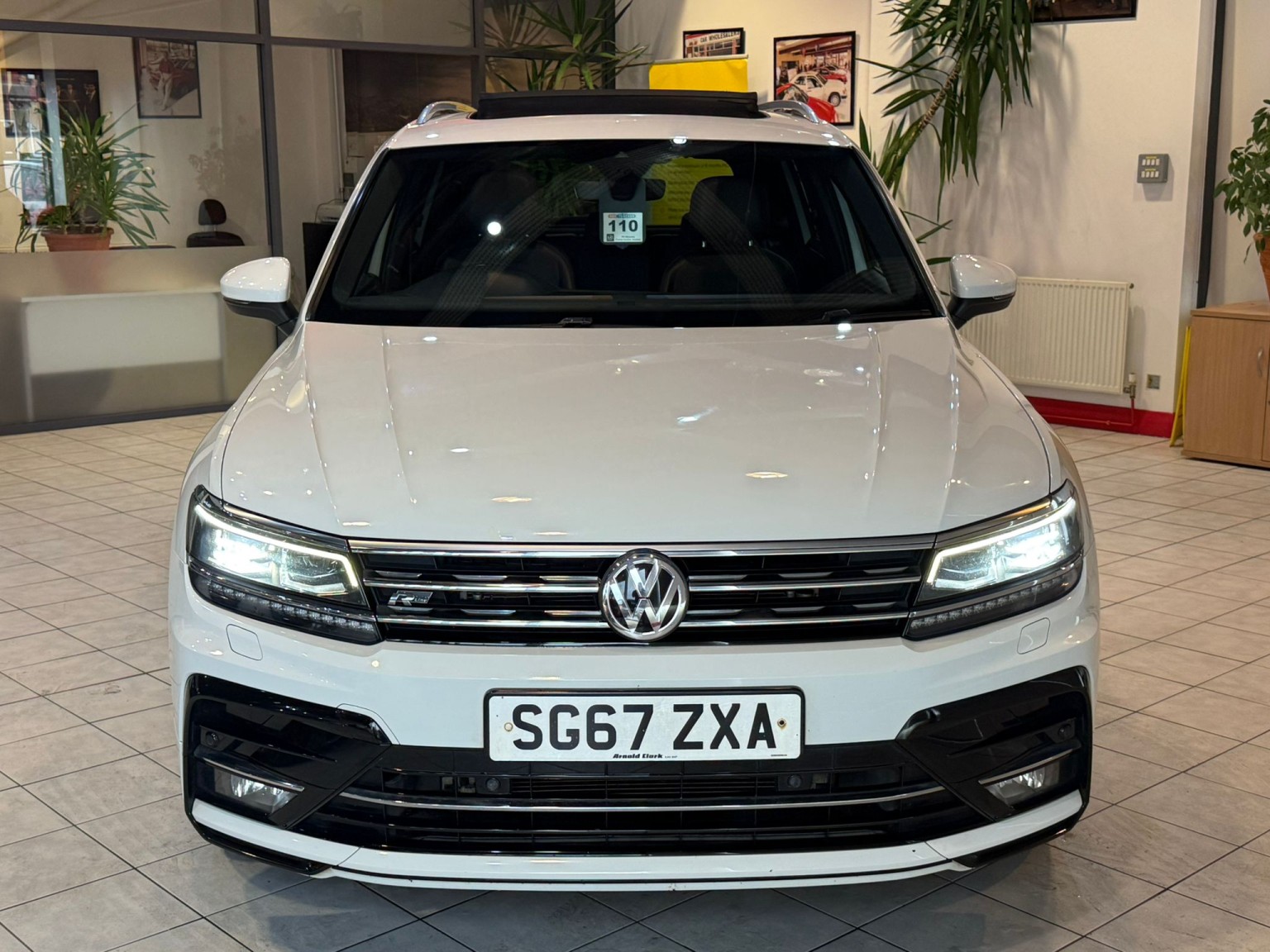 2017 Volkswagen TIGUAN 2.0 TDI R-Line, exterior view 2