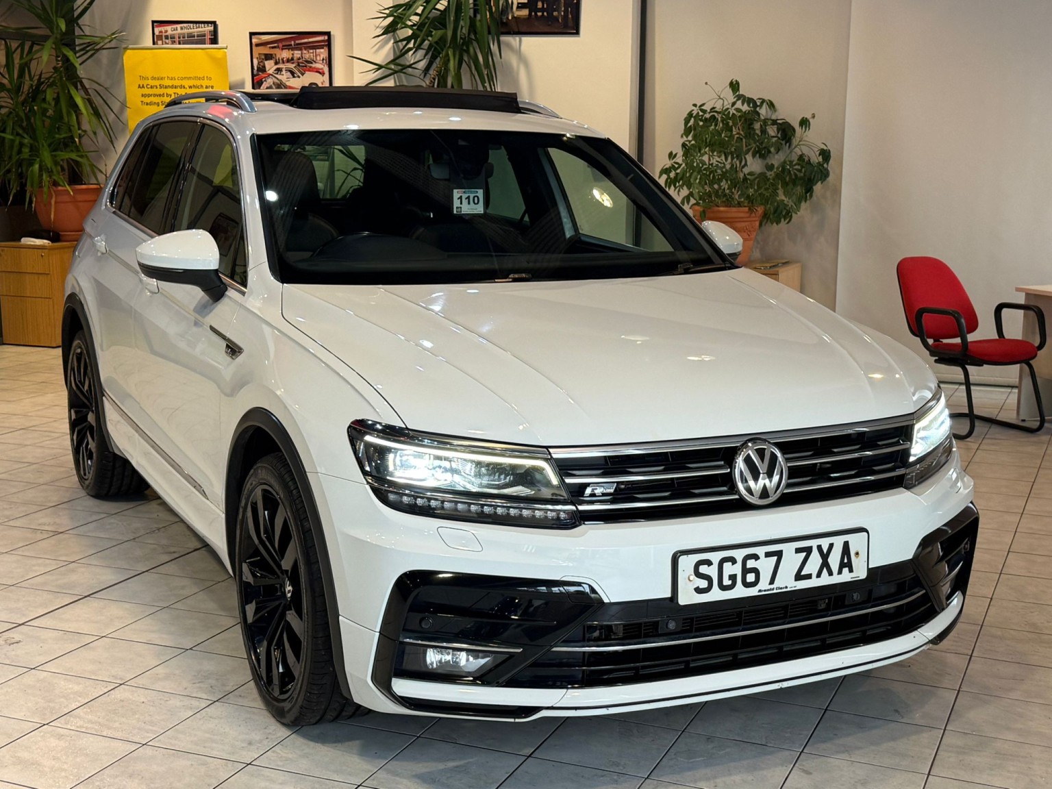 2017 Volkswagen TIGUAN 2.0 TDI R-Line, exterior view 3