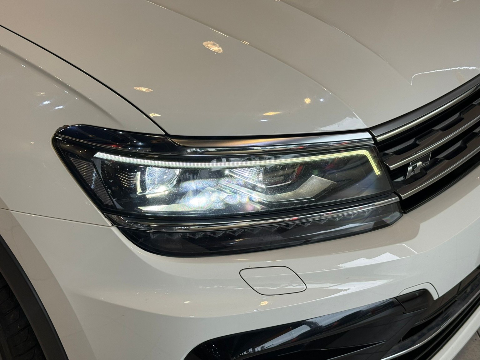 2017 Volkswagen TIGUAN 2.0 TDI R-Line, exterior view 4