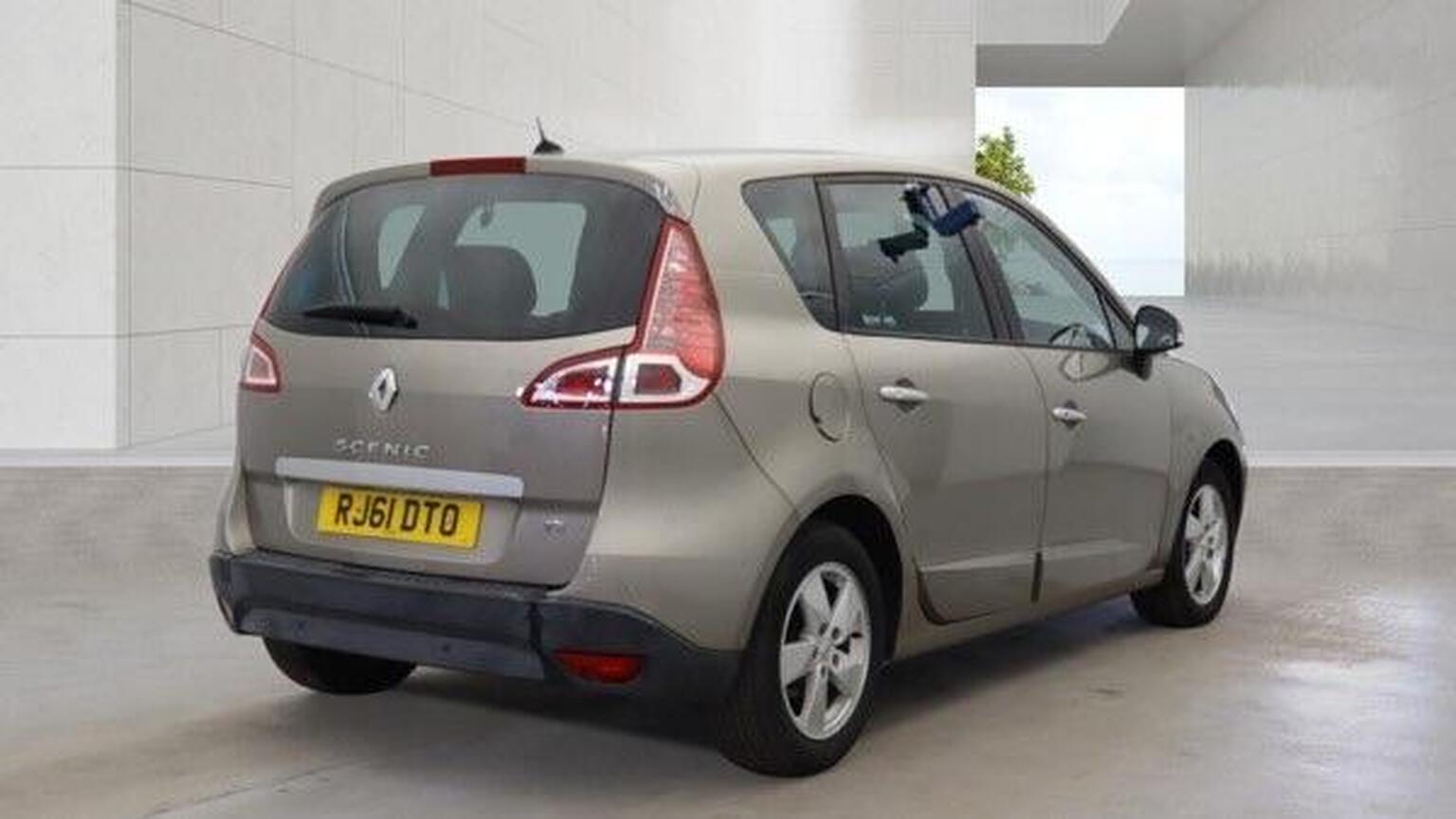 2011 Renault SCENIC 1.5 dCi Dynamique TomTom EDC Euro 5 5dr, exterior view 3