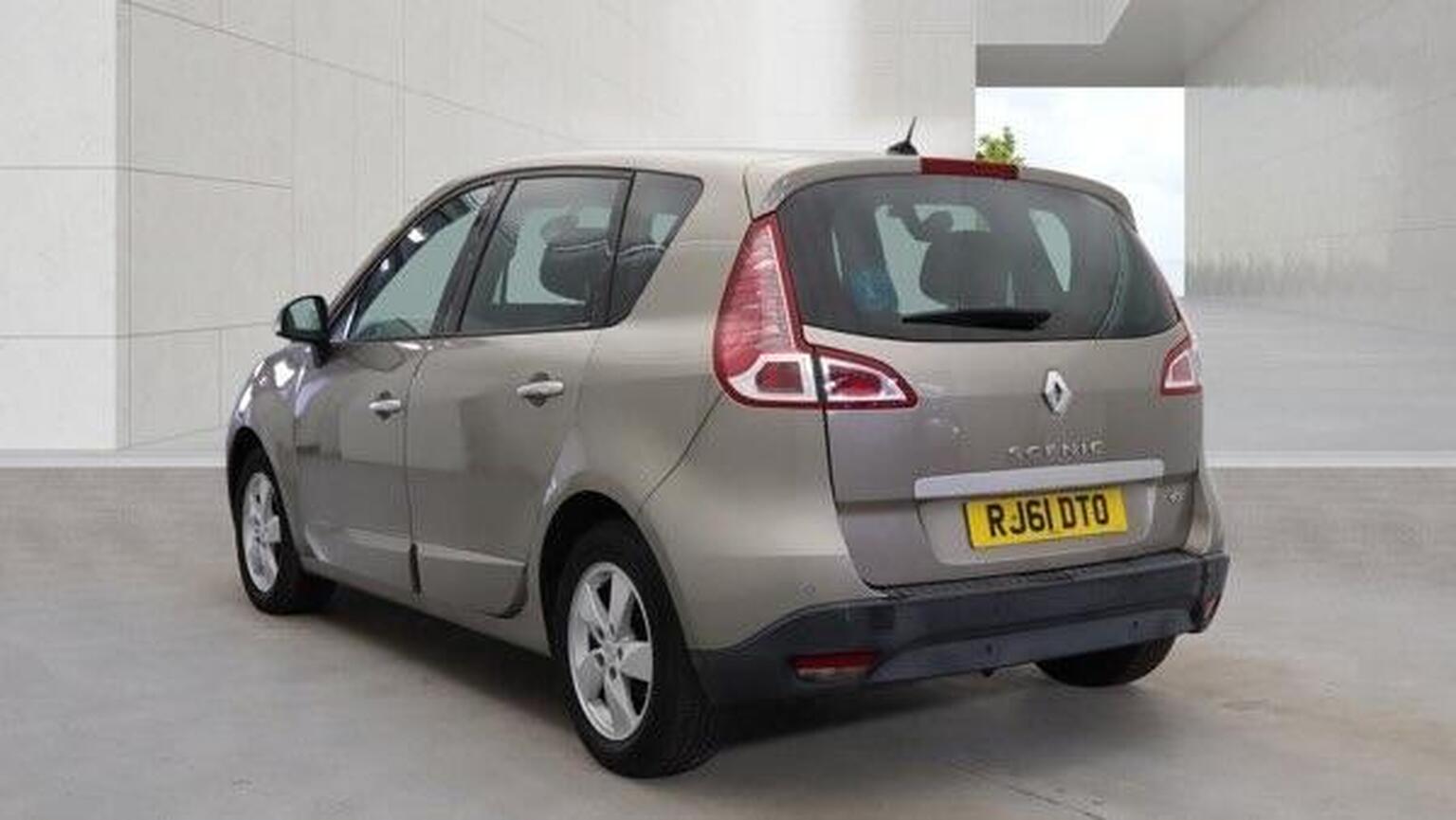 2011 Renault SCENIC 1.5 dCi Dynamique TomTom EDC Euro 5 5dr, exterior view 4