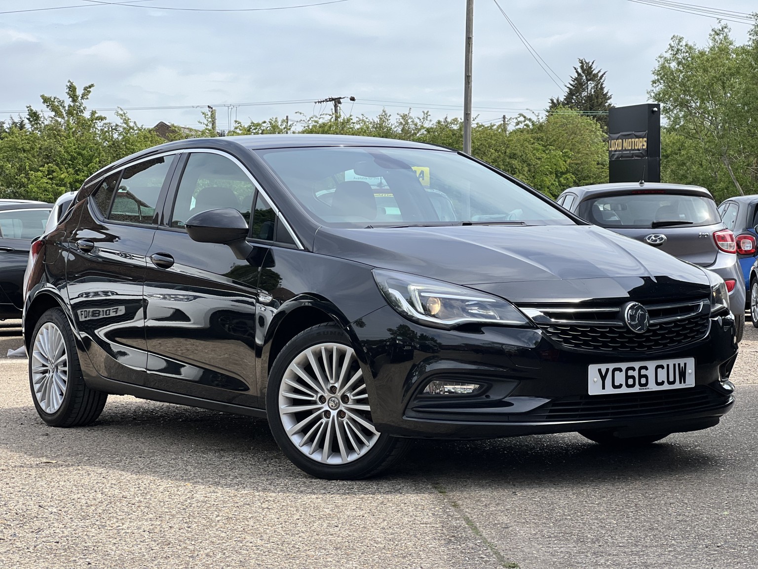 2017 Vauxhall ASTRA 1.4 i Turbo Elite Nav, exterior view 2