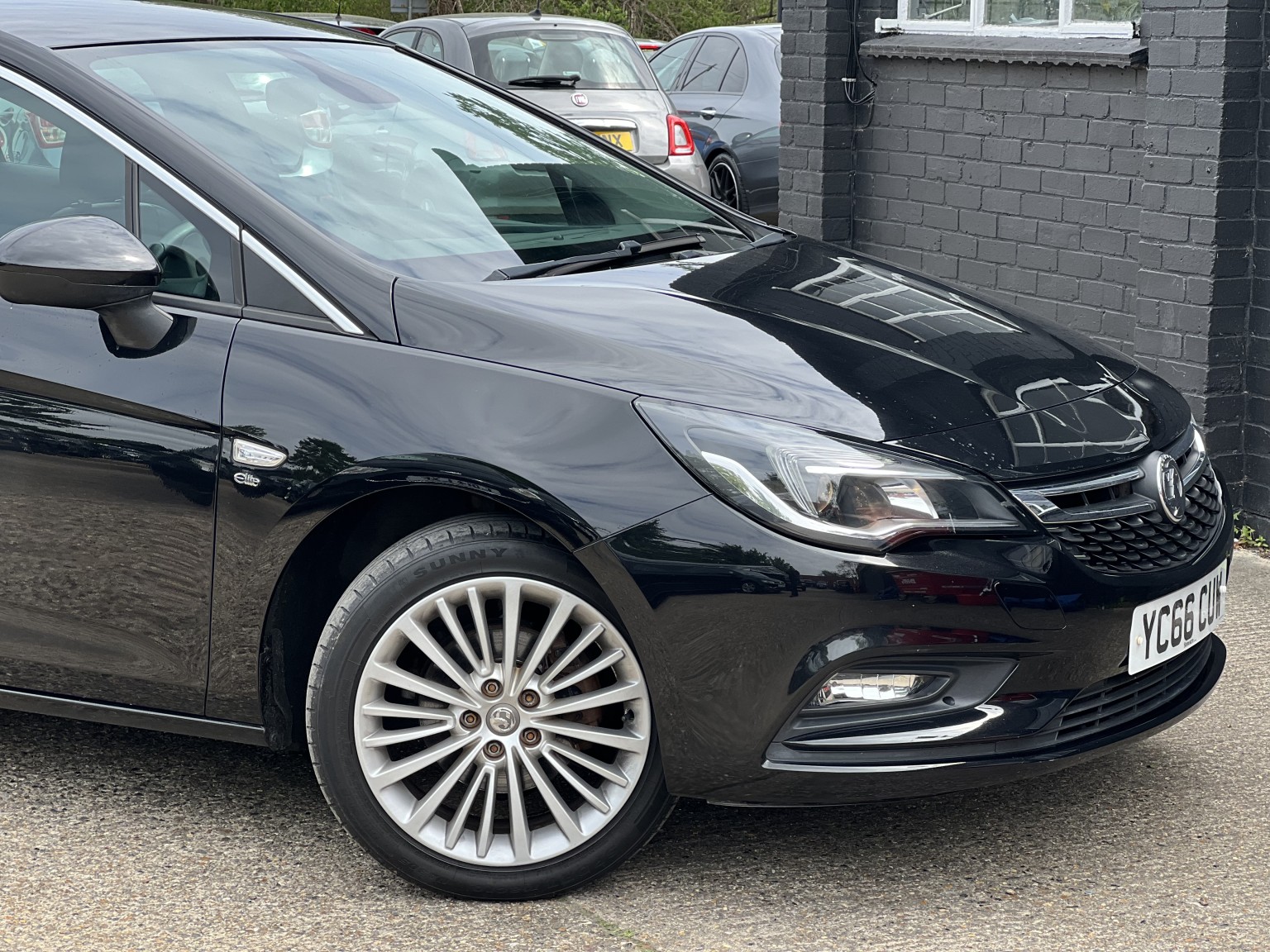 2017 Vauxhall ASTRA 1.4 i Turbo Elite Nav, exterior view 4