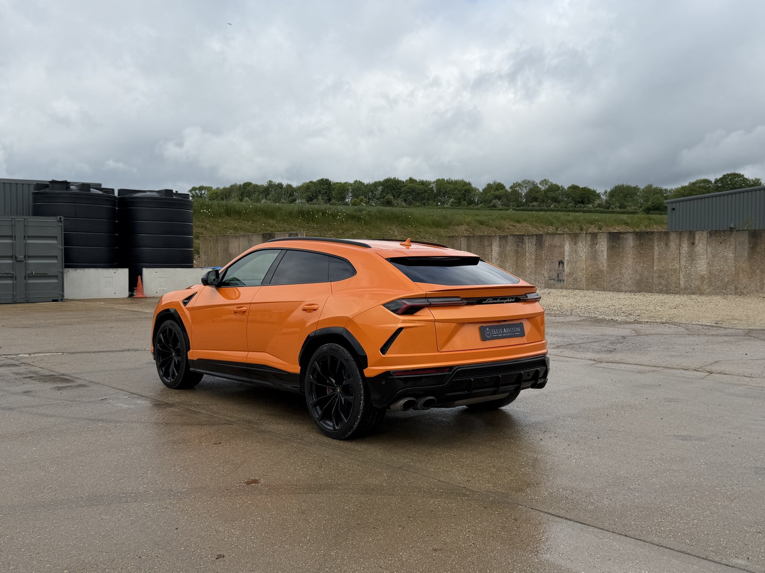 2020 Lamborghini URUS 4.0 V8 BiTurbo, exterior view 4