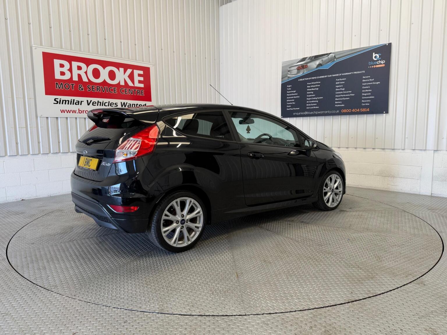 2015 Ford FIESTA 1.0T EcoBoost Zetec S Euro 6 (s/s) 3dr, exterior view 3