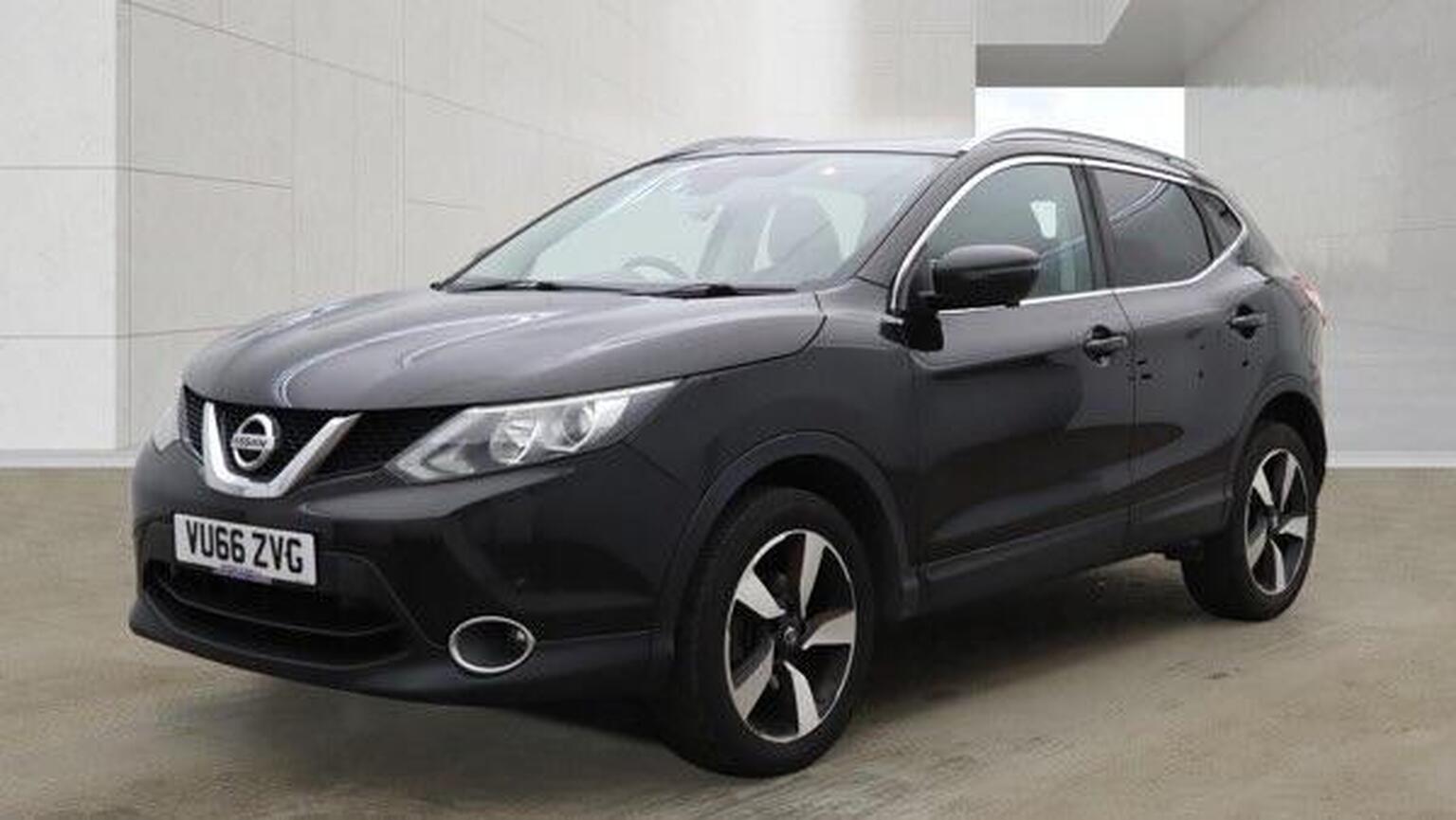 2016 Nissan QASHQAI 1.6 dCi N-Connecta 2WD Euro 6 (s/s) 5dr, exterior view 2