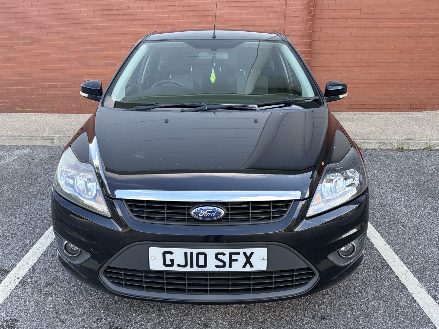 2010 Ford FOCUS 1.6 Zetec S, exterior view 2