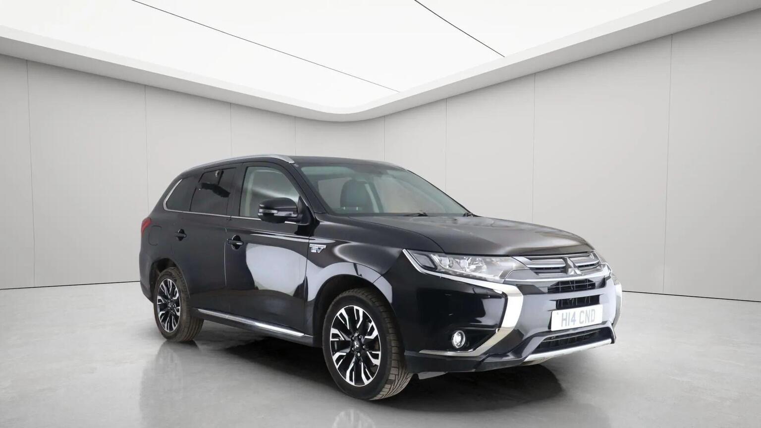 2018 Mitsubishi OUTLANDER 2.0h 12kWh 4h CVT 4WD Euro 6 (s/s) 5dr, exterior view 2